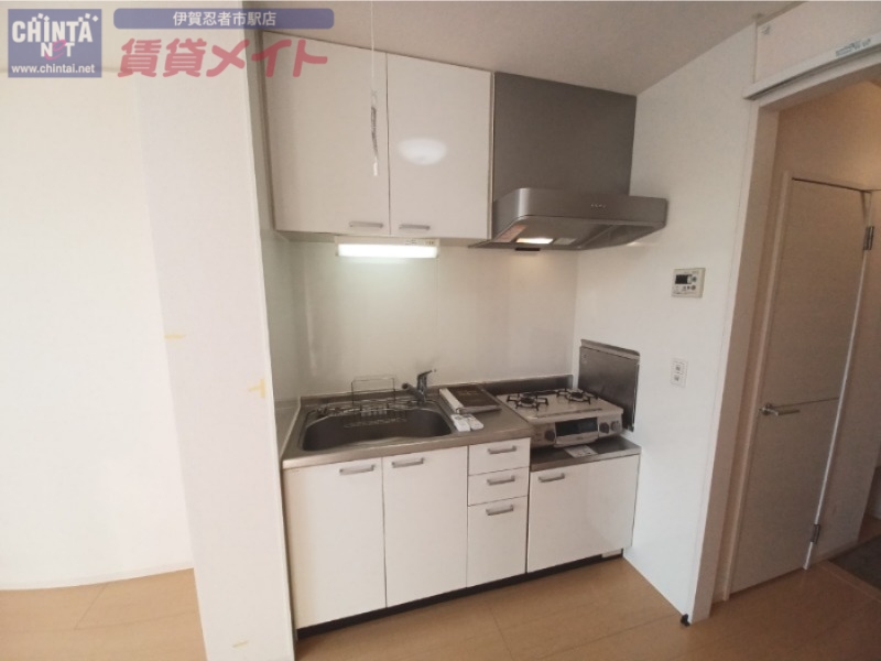 キッチン　同物件別室反転タイプ画像