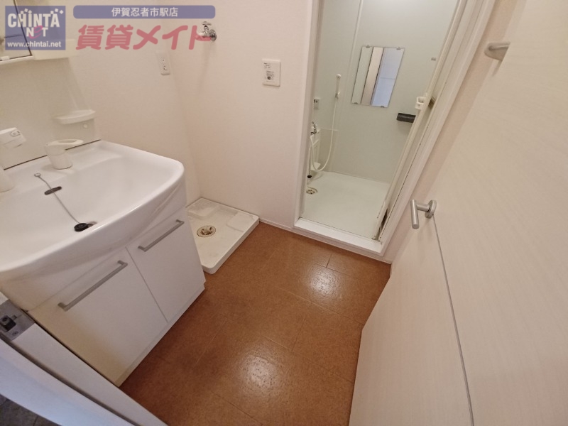洗面設備　同物件別室反転タイプ画像