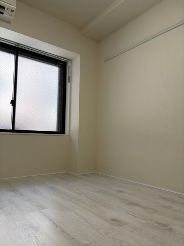 その他部屋・スペース　広くて明るい寝室