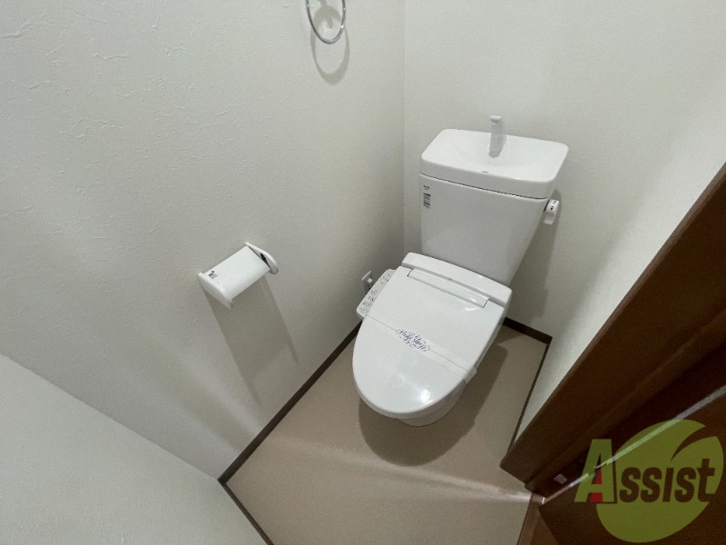 トイレ　トイレは清潔感がありいい感じです。ウォシュレットも嬉しい。