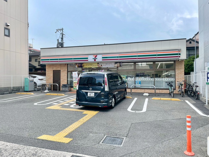 コンビニ　セブンイレブン 神戸田中町４丁目店（コンビニ）まで270m