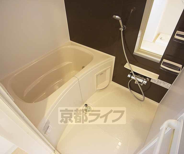 バス・シャワールーム　黒がオシャレな浴室