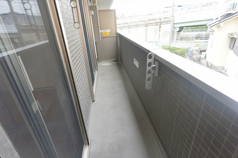 バルコニー　ベランダでしっかりと洗濯物を乾かしましょうね