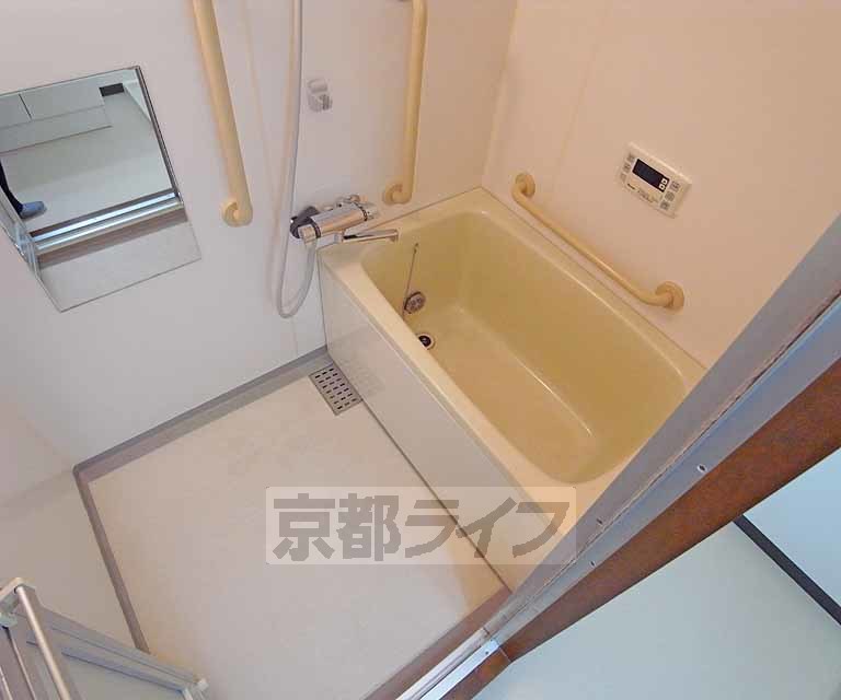 バス・シャワールーム　綺麗なお風呂です。