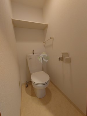 トイレ　※参考写真です。同じ間取りの別部屋になります。