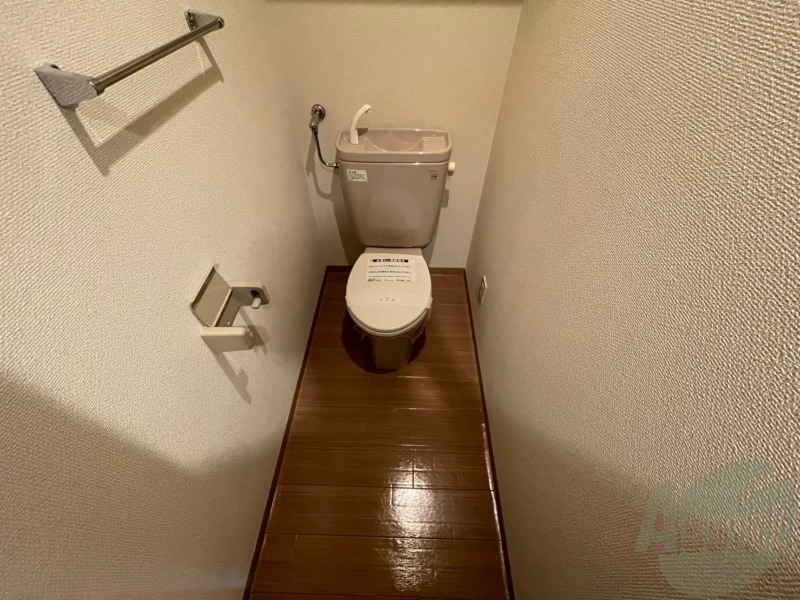 トイレ　こちらはトイレです。清潔感があり、安心して使用できます。