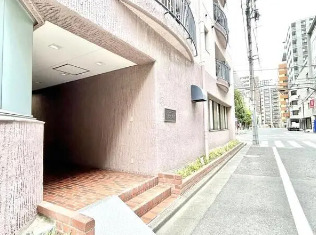 エントランス　ゆとりのあるエントランスです