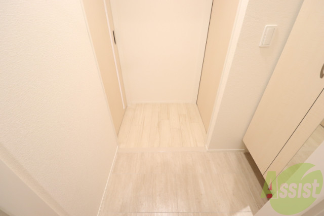 玄関　ゆとりある設計で、お客様を心地よく迎える玄関口。