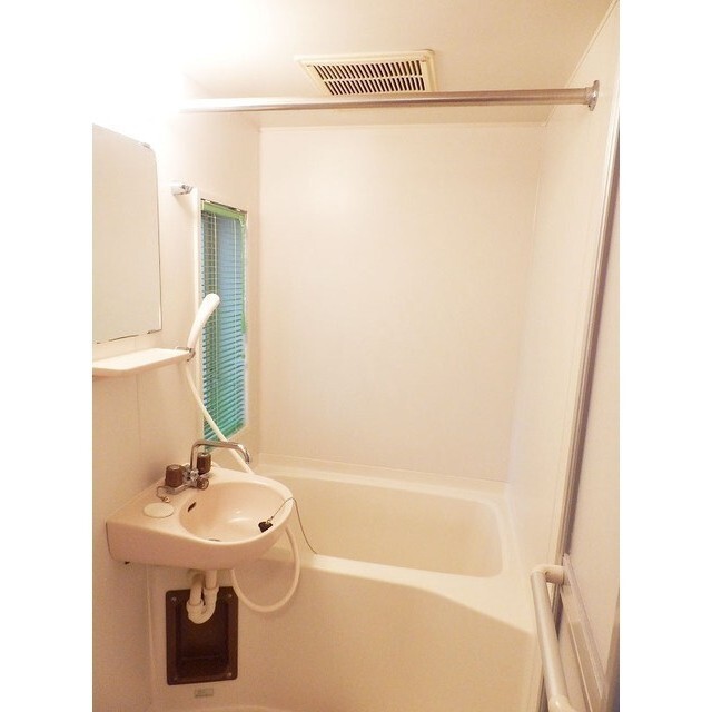 バス・シャワールーム　※別部屋参考写真です