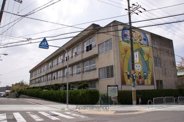 小学校　豊中市立少路小学校（小学校）まで600m