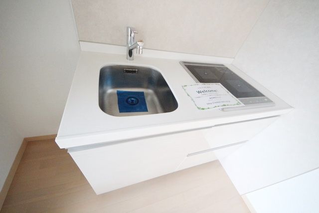 キッチン　同物件別部屋写真