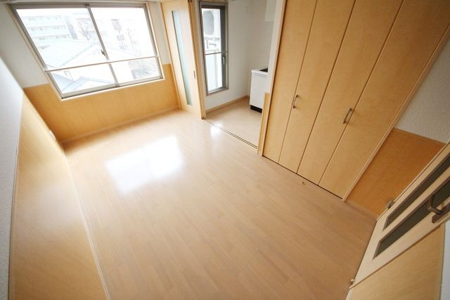 居室・リビング　同物件別部屋写真