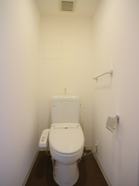 トイレ　※旧トイレ写真　温水洗浄便座を交換しています