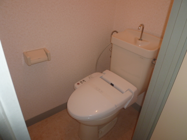 トイレ　別の部屋の写真です