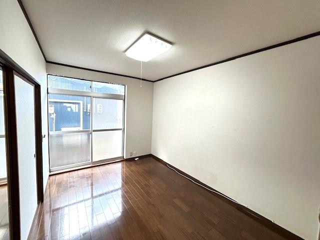 居室・リビング　同タイプの別部屋の写真です