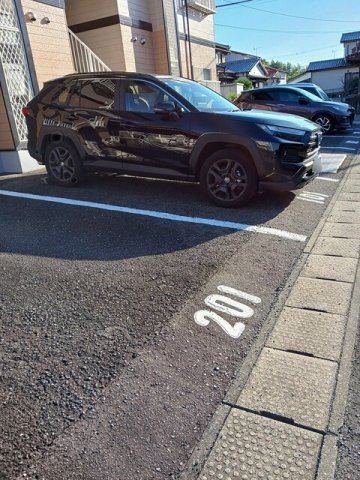 駐車場　駐車場があるので、車を買う予定の方も安心です
