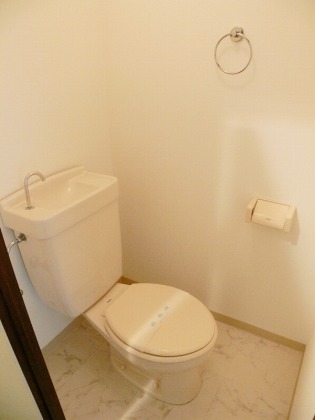 トイレ　清潔感のあるトイレです