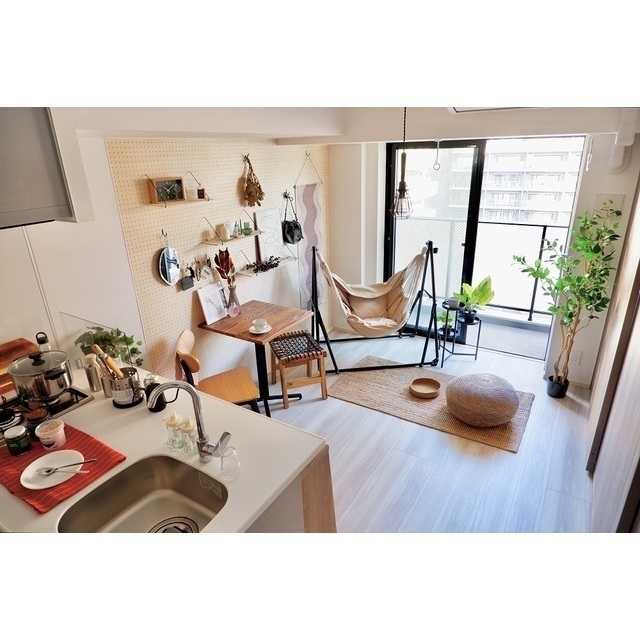 居室・リビング　家具・調度品は賃貸には含まれません。