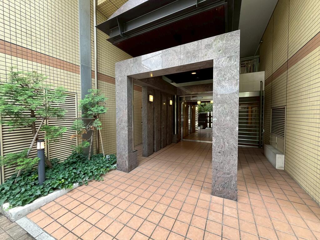 エントランス　スタイリッシュなエントランス
