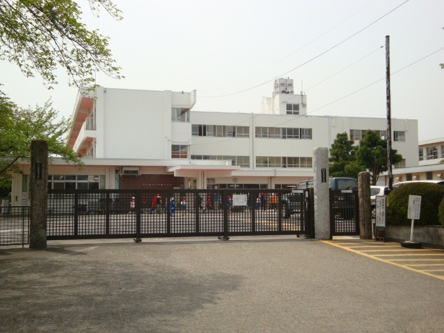 小学校　可児市立今渡南小学校（小学校）まで762m