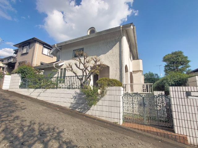 建物外観　駐車場付き一戸建