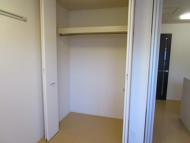 眺望　３帖の洋室の収納です♪