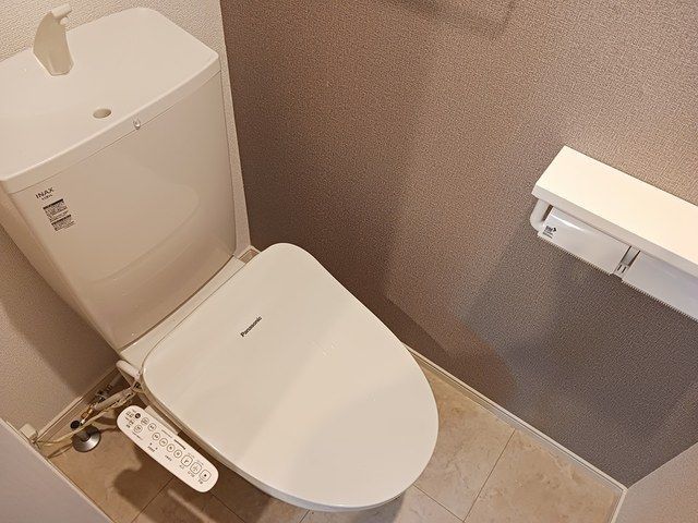 トイレ　ゆったりとした空間のトイレです