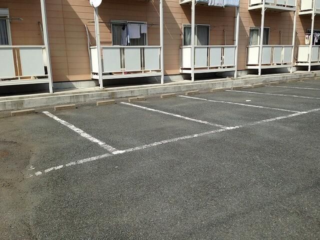 駐車場　写真は別の部屋のものです。