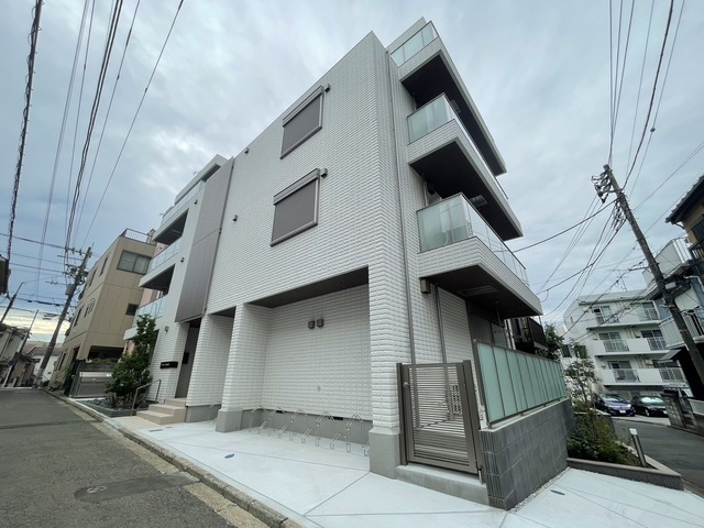 建物外観　2024年9月完成　耐震耐火構造に優れた旭化成ヘーベルメゾン