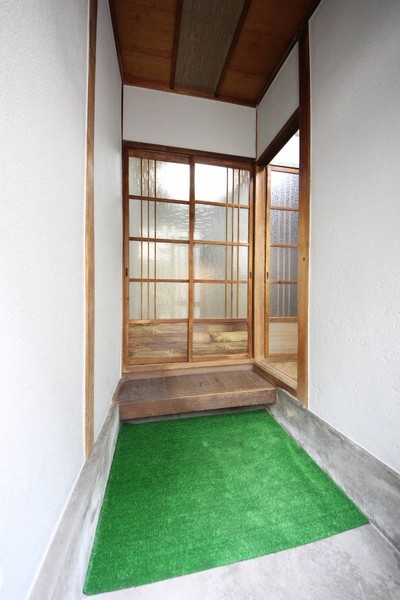 京阪本線 萱島駅 徒歩6分 2階建 築62年の玄関写真