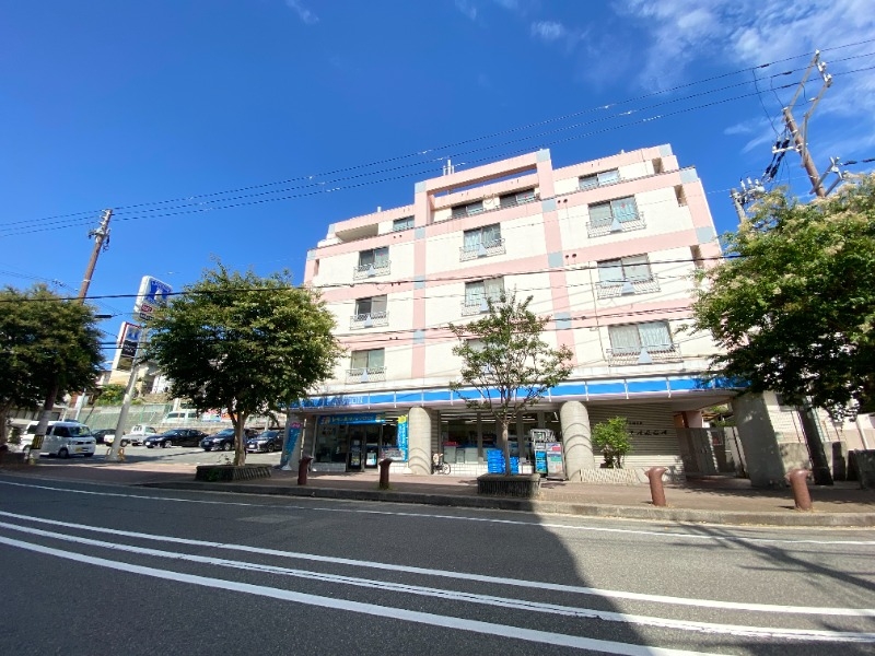 コンビニ　ローソン垂水仲田三丁目店（コンビニ）まで396m