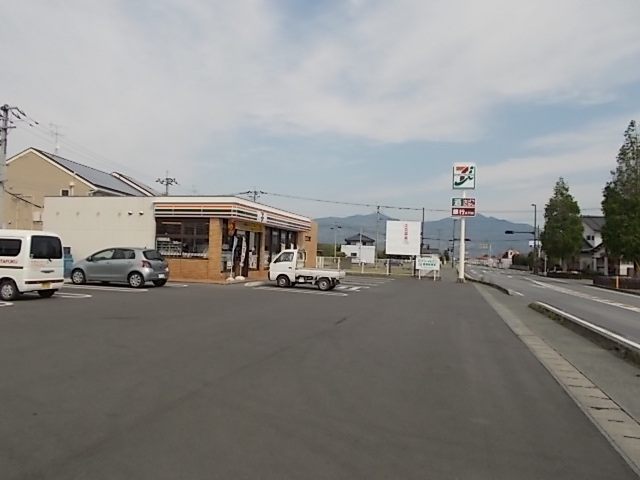 コンビニ　セブンイレブン（コンビニ）まで170m