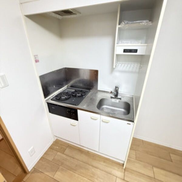 キッチン　※写真は同じマンションの違う部屋のものになります。