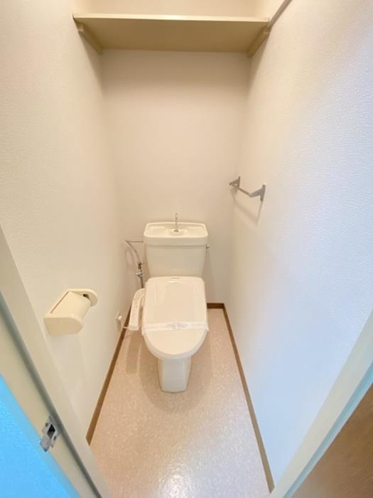 トイレ　ウォシュレット付きの洋式トイレです♪