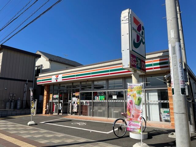 コンビニ　セブンイレブン新河岸駅東口店（コンビニ）まで394m