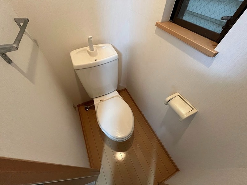 トイレ　別部屋参考写真