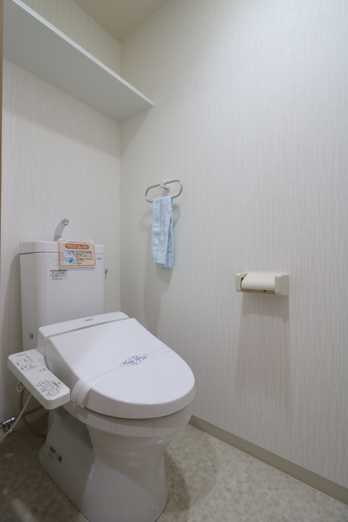 トイレ　トイレは温水洗浄暖房便座