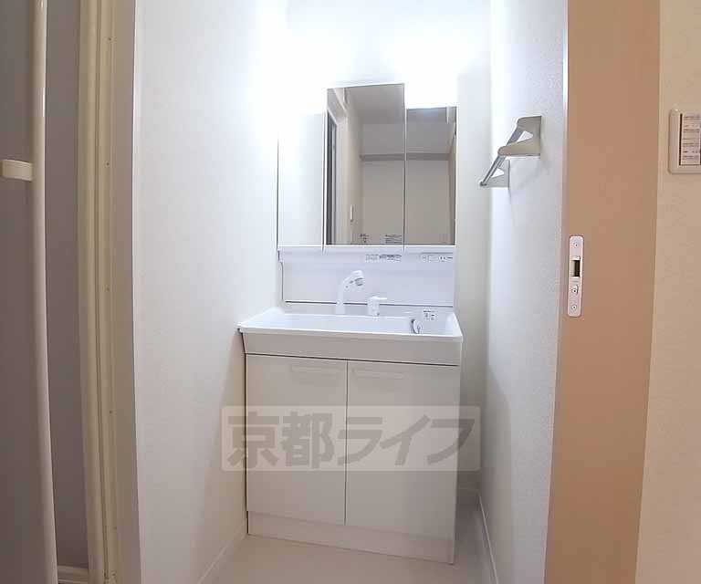 洗面設備　使いやすいサイズです