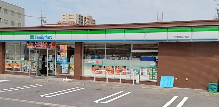 コンビニ　ファミリーマート 天白野並二丁目店（コンビニ）まで1060m