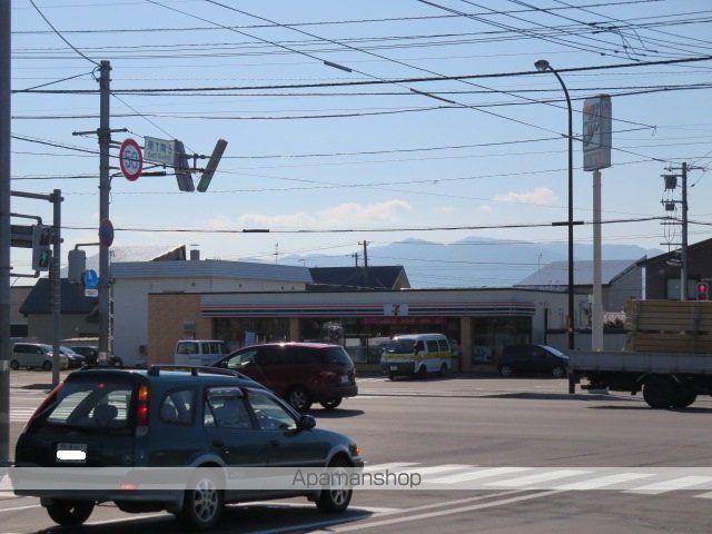 コンビニ　セブンイレブン（コンビニ）まで220m