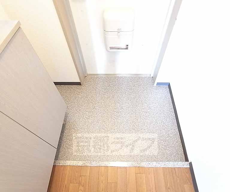 玄関　段差の低い玄関です。