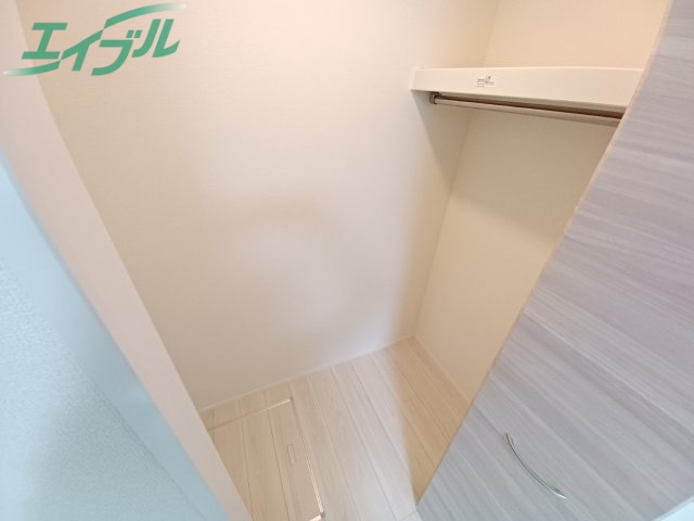 収納　同物件同型参考写真です