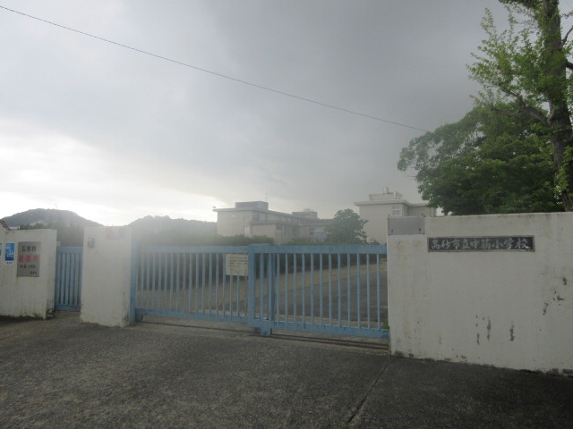 小学校　中筋小学校（小学校）まで1985m