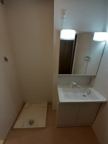洗面設備　使いやすい洗面所です