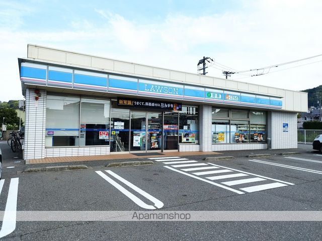 コンビニ　ローソン金沢山科店（コンビニ）まで529m