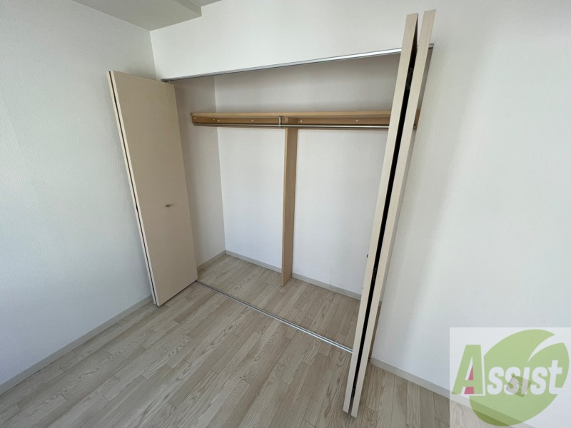 収納　寝室の収納です。部屋がすっきり片付きます。
