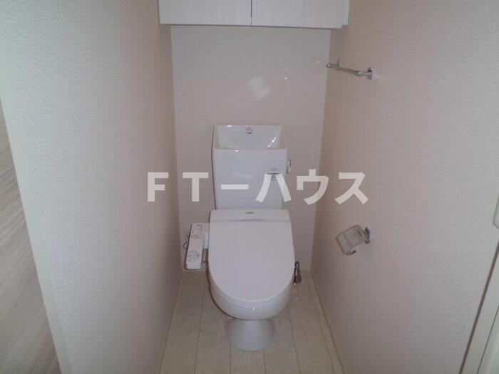トイレ　温水洗浄暖房便座