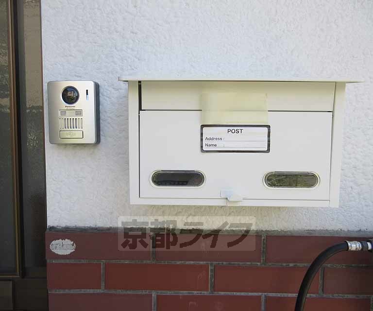 玄関　ＴＶホンやポスト付いています！