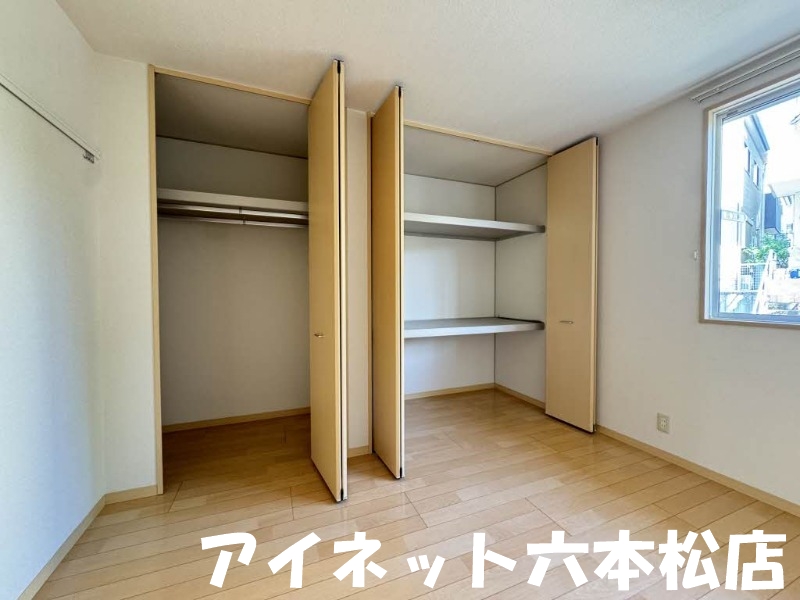 その他設備　収納もたっぷりでいいですね。