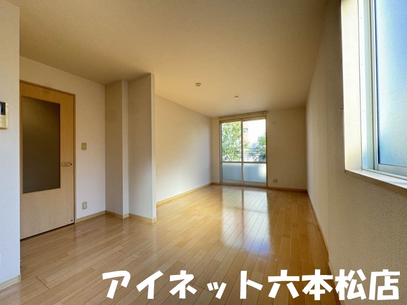 居室・リビング　広々としていいですね。